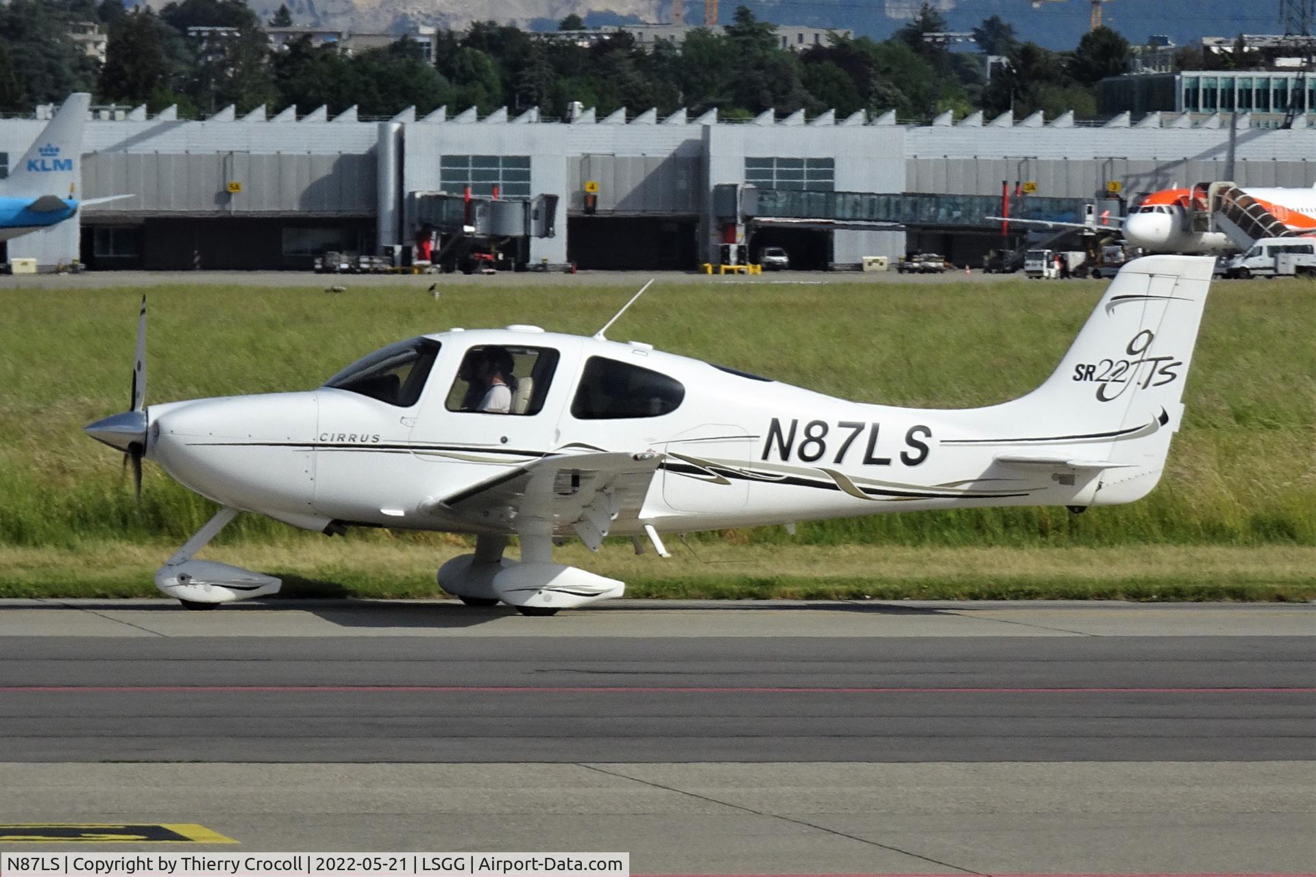 N87LS, 2006 Cirrus SR22 GTS C/N 1830, Taxying to the active runway at Geneva Airport