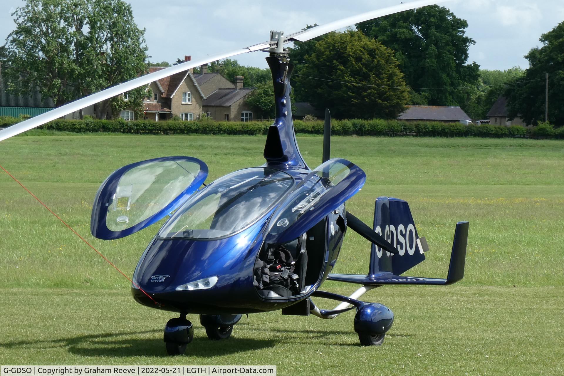 G-GDSO, 2017 Rotorsport UK Cavalon C/N RSUK/CVLN/024, Parked at Old Warden.