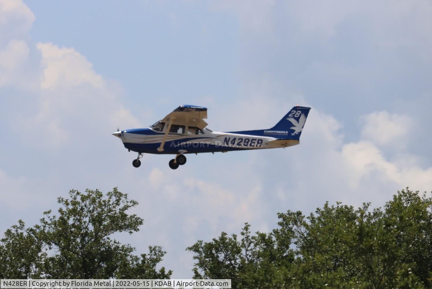 N428ER, 2014 Cessna 172S C/N 172S11451, DAB 2022