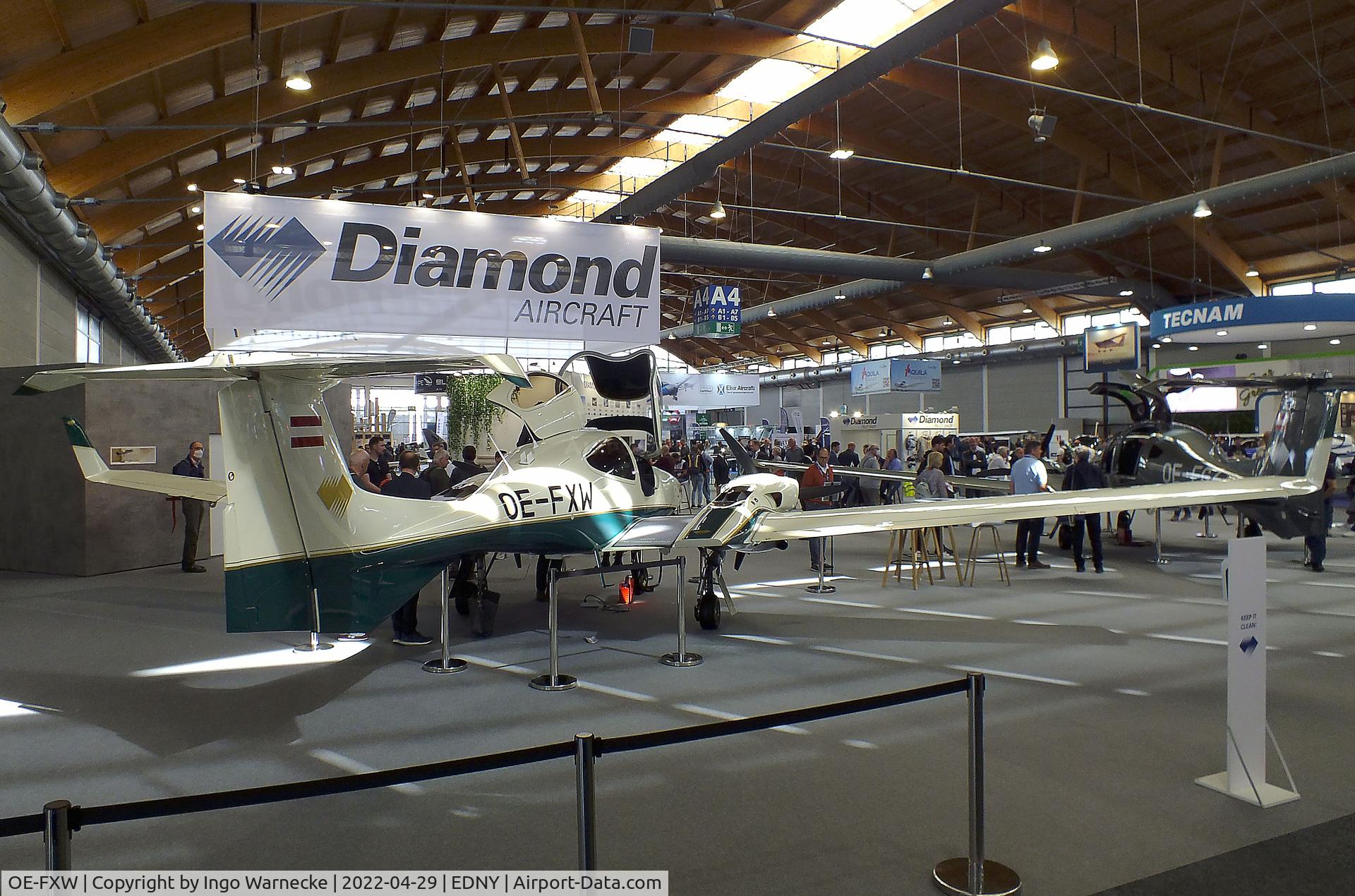 OE-FXW, Diamond DA-42-NG Twin Star Twin Star C/N 42.N414, Diamond DA-42 NG Twin Star at the AERO 2022, Friedrichshafen