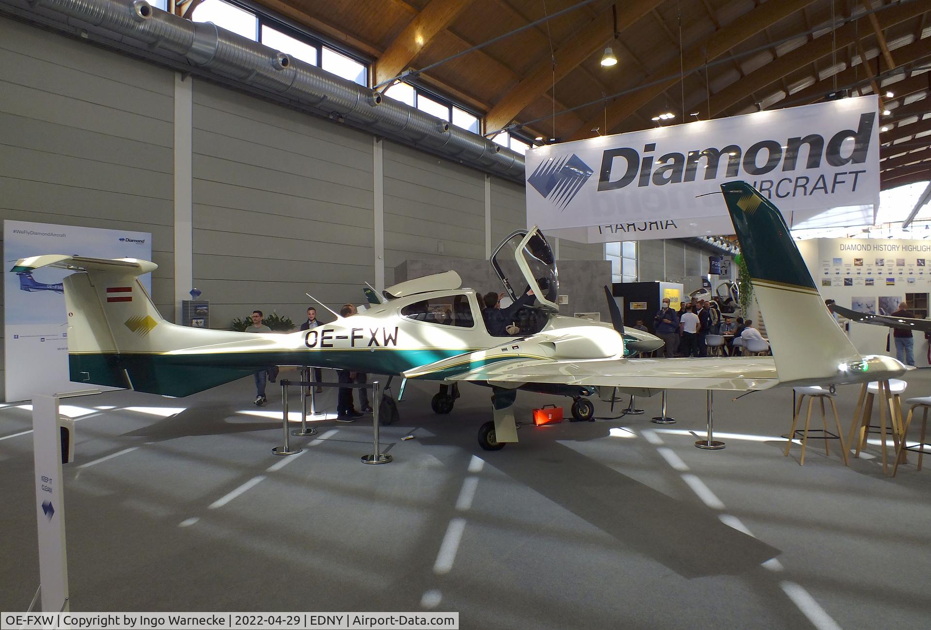 OE-FXW, Diamond DA-42-NG Twin Star Twin Star C/N 42.N414, Diamond DA-42 NG Twin Star at the AERO 2022, Friedrichshafen