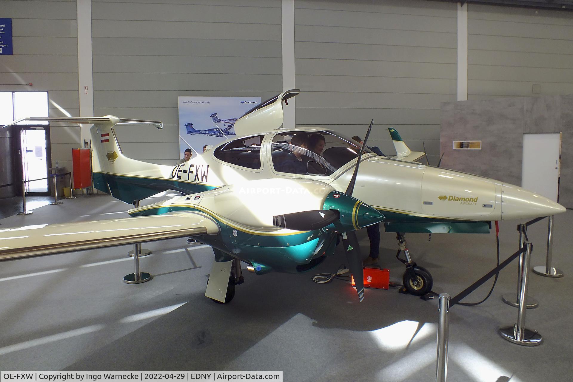 OE-FXW, Diamond DA-42-NG Twin Star Twin Star C/N 42.N414, Diamond DA-42 NG Twin Star at the AERO 2022, Friedrichshafen