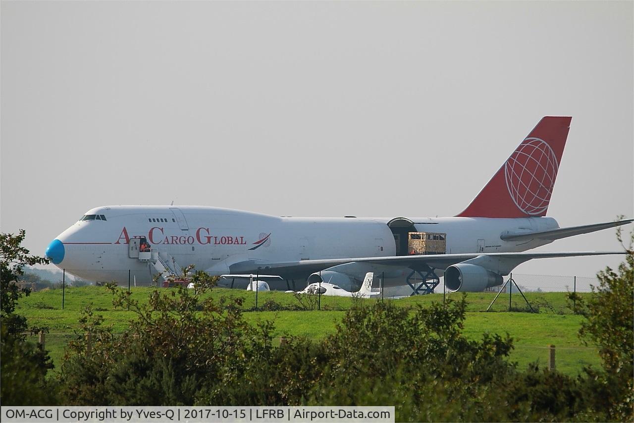 OM-ACG, 1991 Boeing 747-409SF C/N 24311, Boeing 747-409SF, Loading, Brest-Bretagne airport (LFRB-BES)