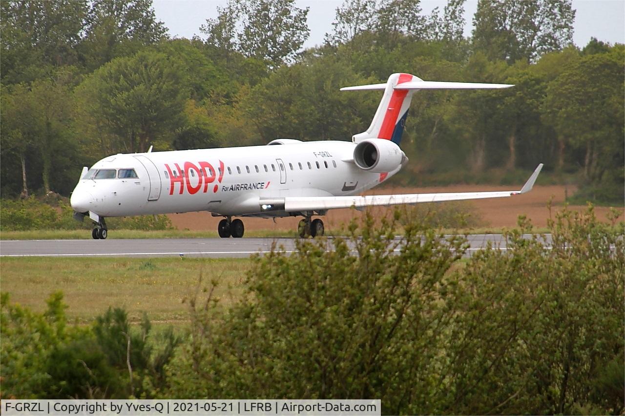 F-GRZL, 2006 Bombardier CRJ-700 (CL-600-2C10) Regional Jet C/N 10245, Bombardier CRJ-700, Ready to take off rwy 25L, Brest-Bretagne Airport (LFRB-BES)