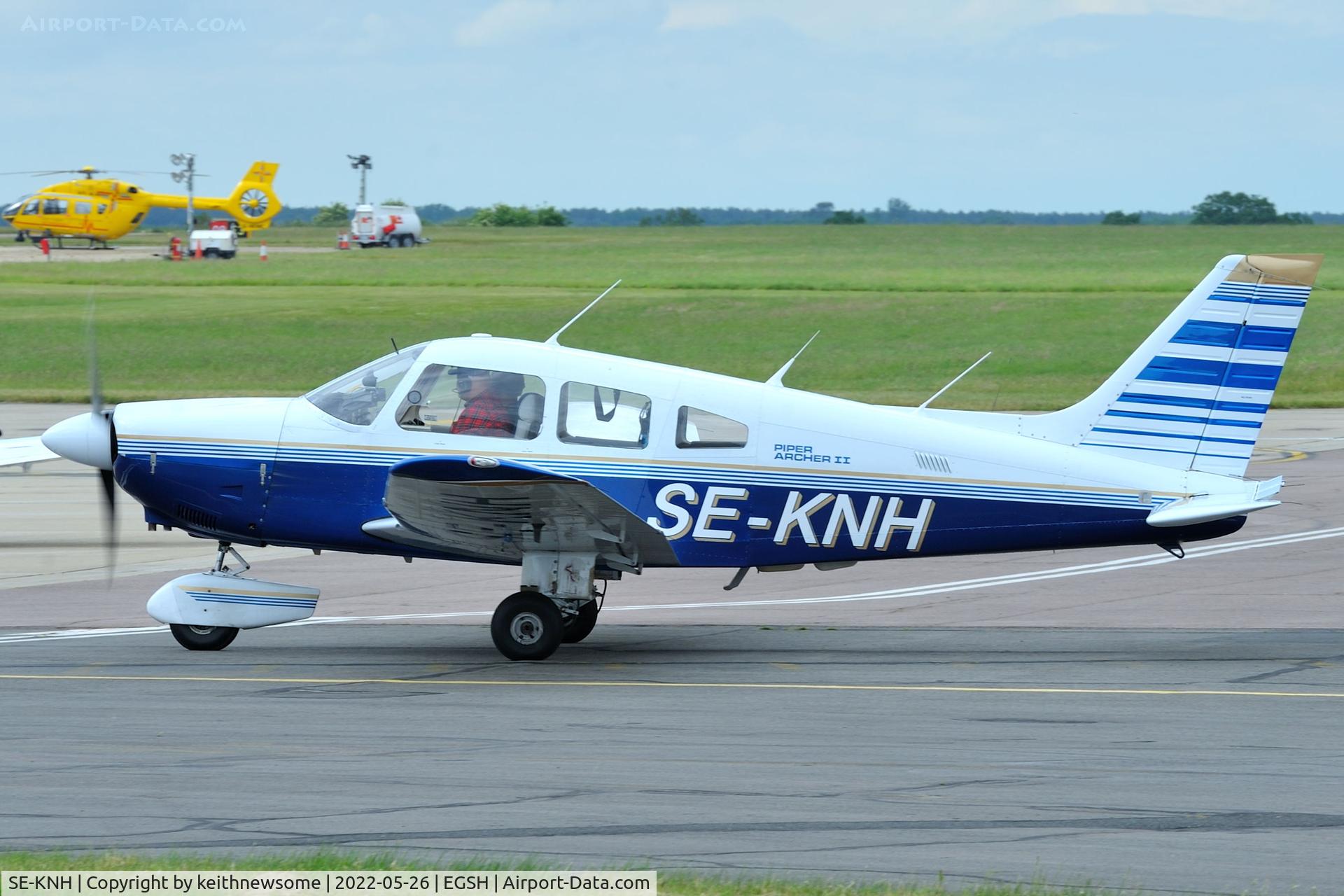 SE-KNH, Piper PA-28-181 C/N 288390071, Arriving at Norwich.