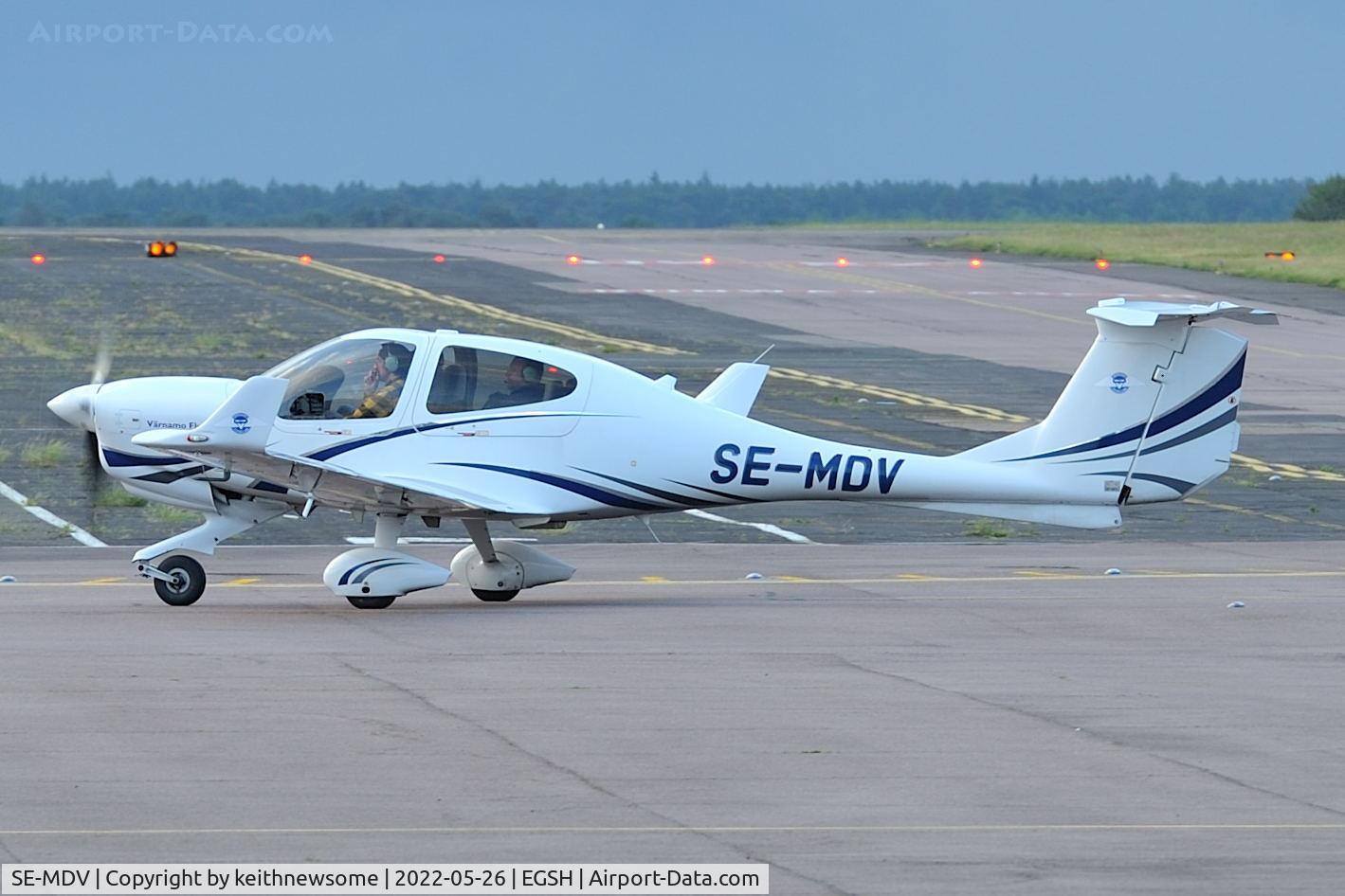 SE-MDV, 2012 Diamond DA-40NG Diamond Star C/N 40.N061, Arriving at Norwich.