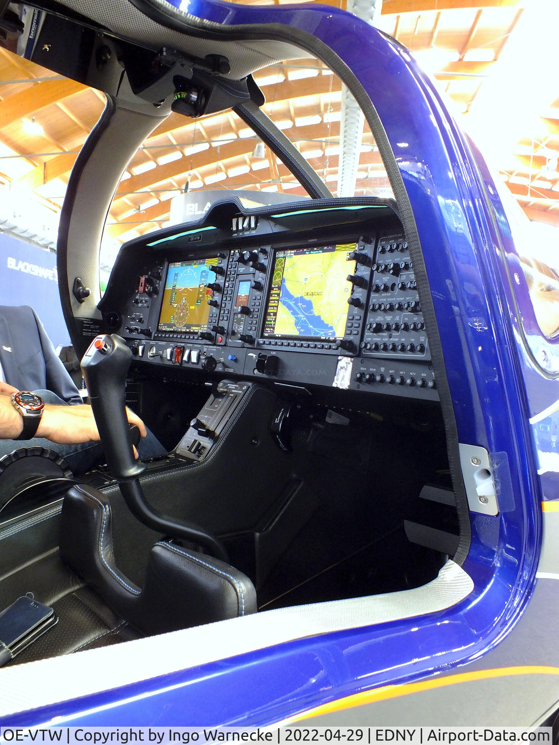 OE-VTW, 2020 Diamond DA-50RG C/N 50.004, Diamond DA-50RG CD-300 at the AERO 2022, Friedrichshafen  #c