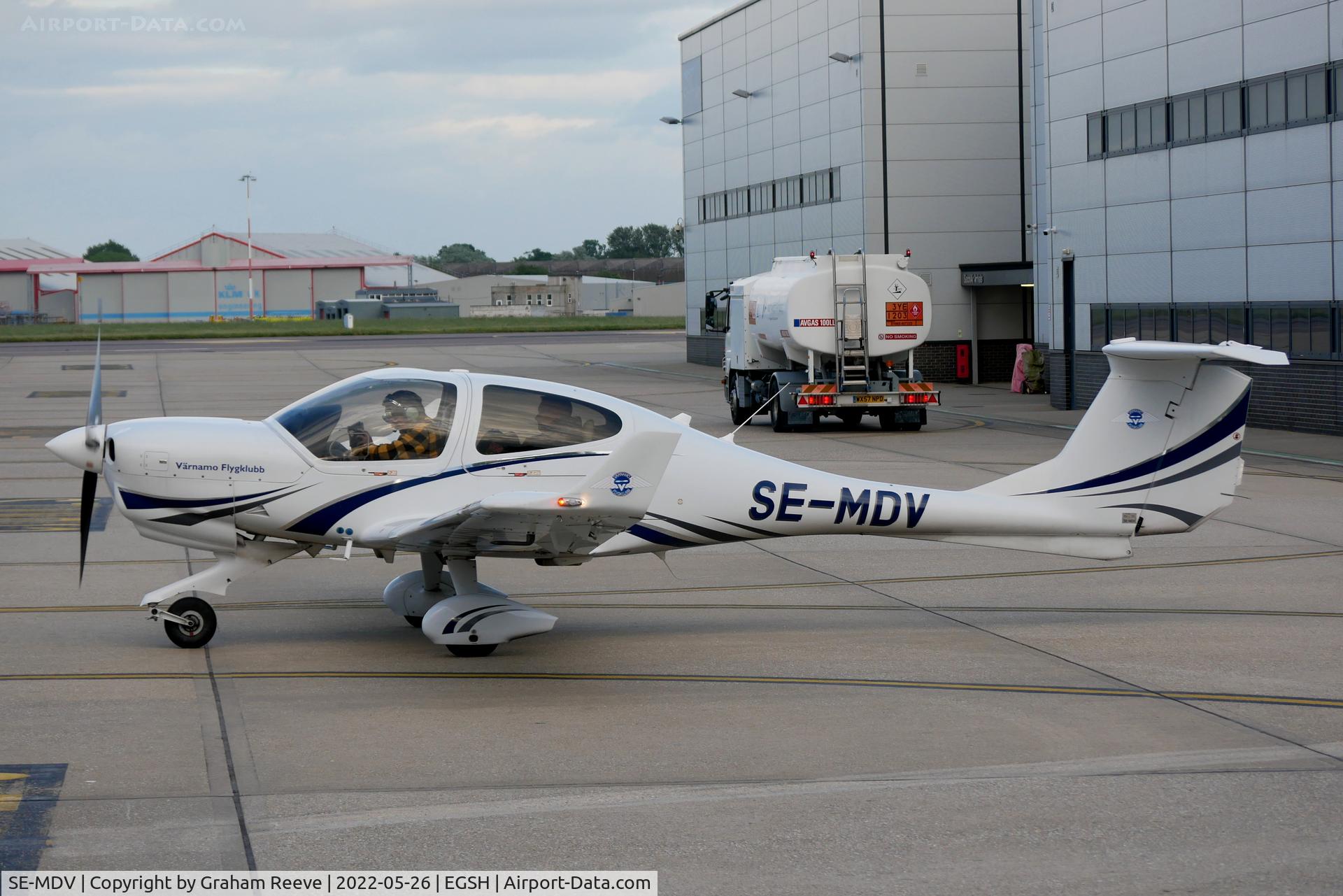 SE-MDV, 2012 Diamond DA-40NG Diamond Star C/N 40.N061, Just landed at Norwich.