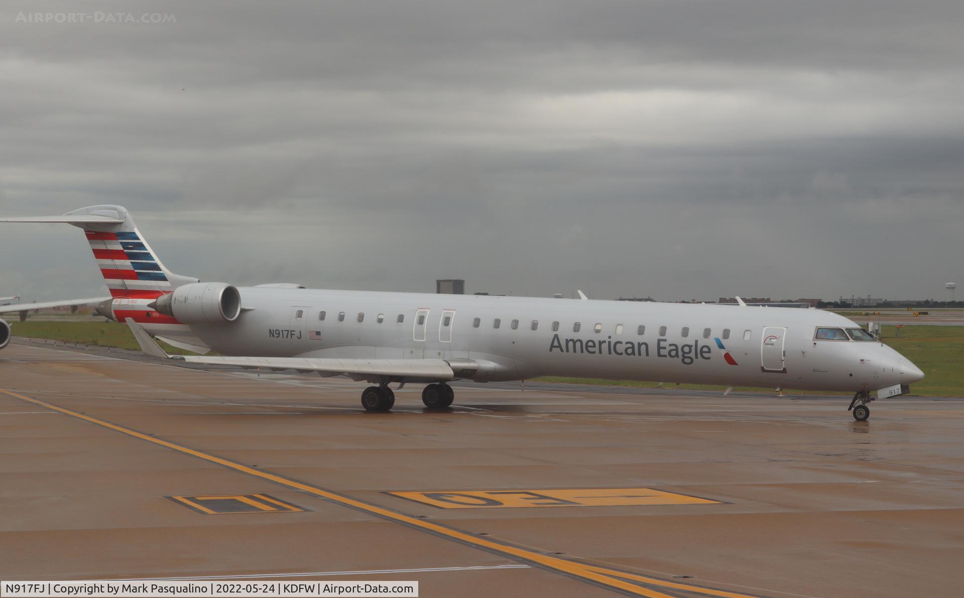 N917FJ, 2004 Bombardier CRJ-900ER (CL-600-2D24) C/N 15017, CL-600-2D24