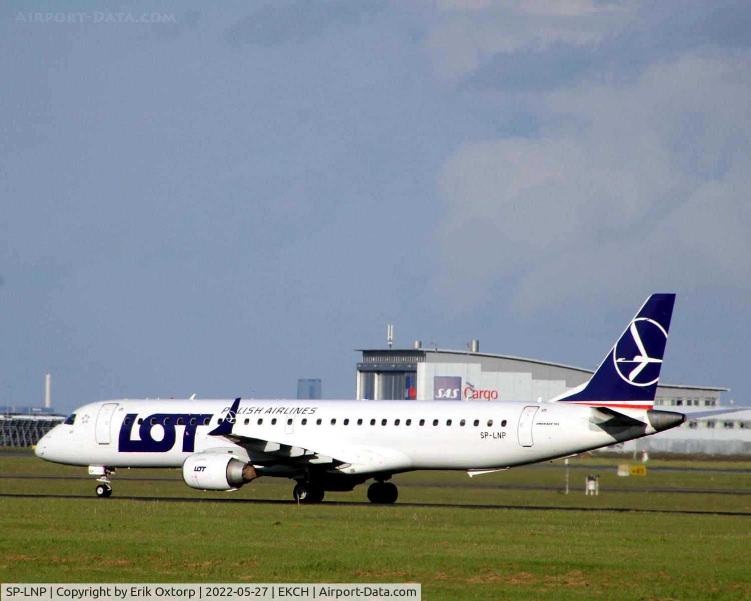 SP-LNP, 2007 Embraer 195LR (ERJ-190-200LR) C/N 19000093, SP-LNP landed rw 22L