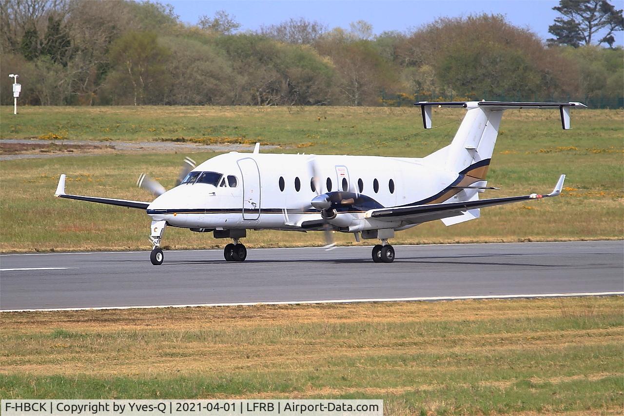 F-HBCK, 1999 Beech 1900D C/N UE-374, Beech 1900D, Taxiing rwy 07R, Brest-Bretagne Airport (LFRB-BES)