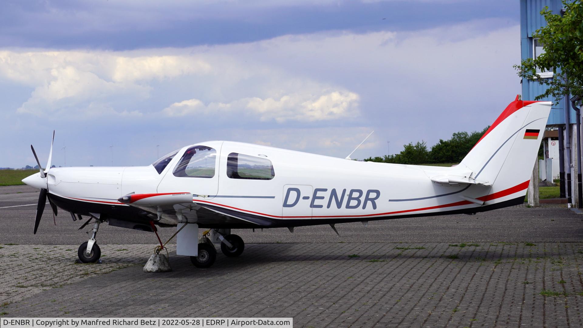 D-ENBR, 1995 Ruschmeyer R90-230RG C/N 021, Besucher