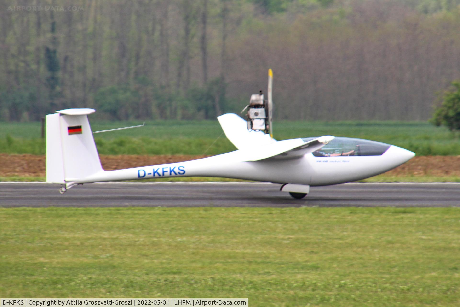 D-KFKS, 1979 Eiriavion Pik-20E C/N 20217, LHFM - Fertöszentmiklós, Meidl Airport, Hungary. SKYVIEW West Hungarian Airshow 2022