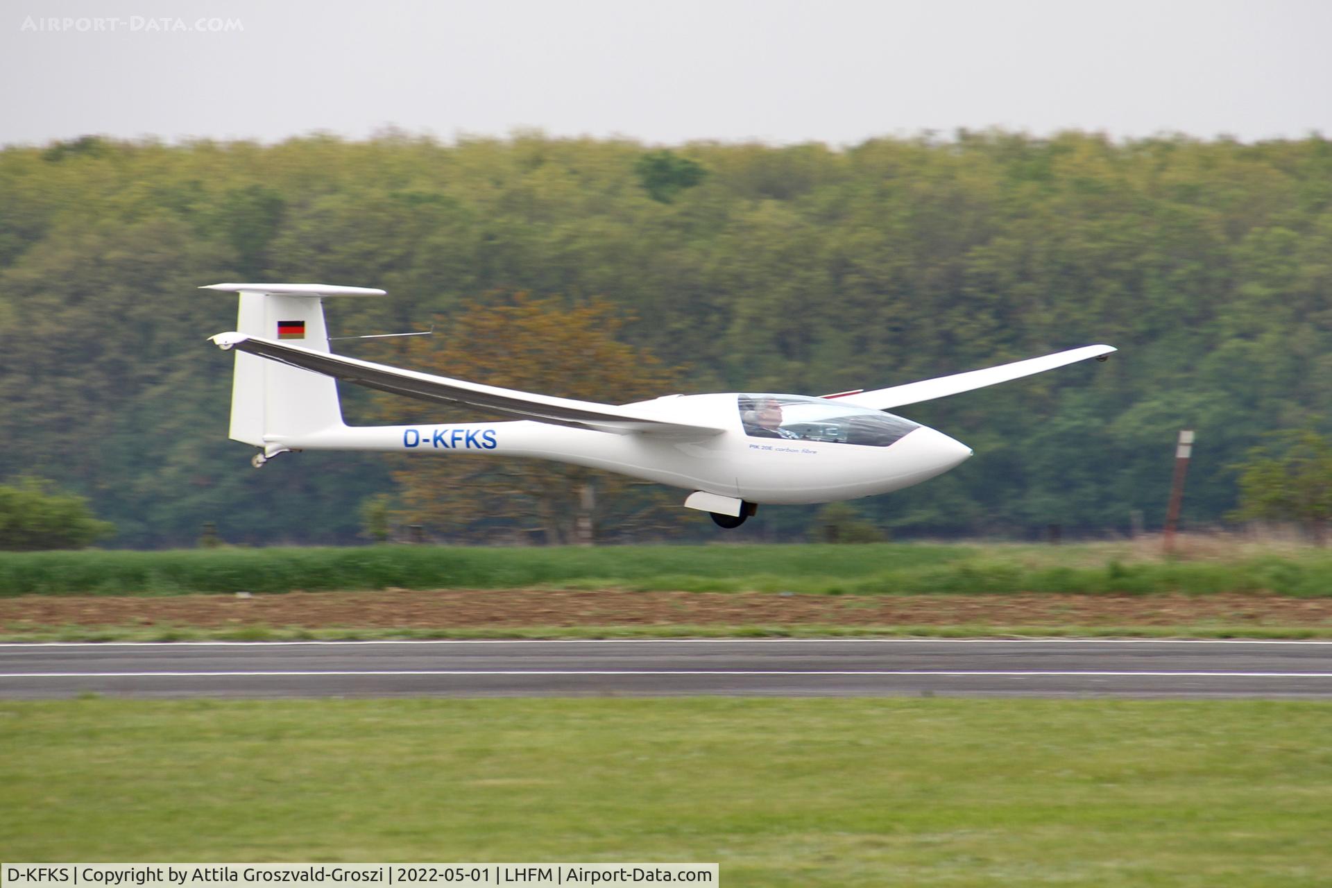 D-KFKS, 1979 Eiriavion Pik-20E C/N 20217, LHFM - Fertöszentmiklós, Meidl Airport, Hungary. SKYVIEW West Hungarian Airshow 2022
