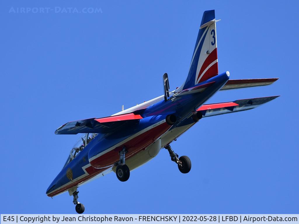 E45, Dassault-Dornier Alpha Jet E C/N E45, Patrouille de France, Patrouille de France, Captain Youness Amara - Athos 3, landing runwy 05