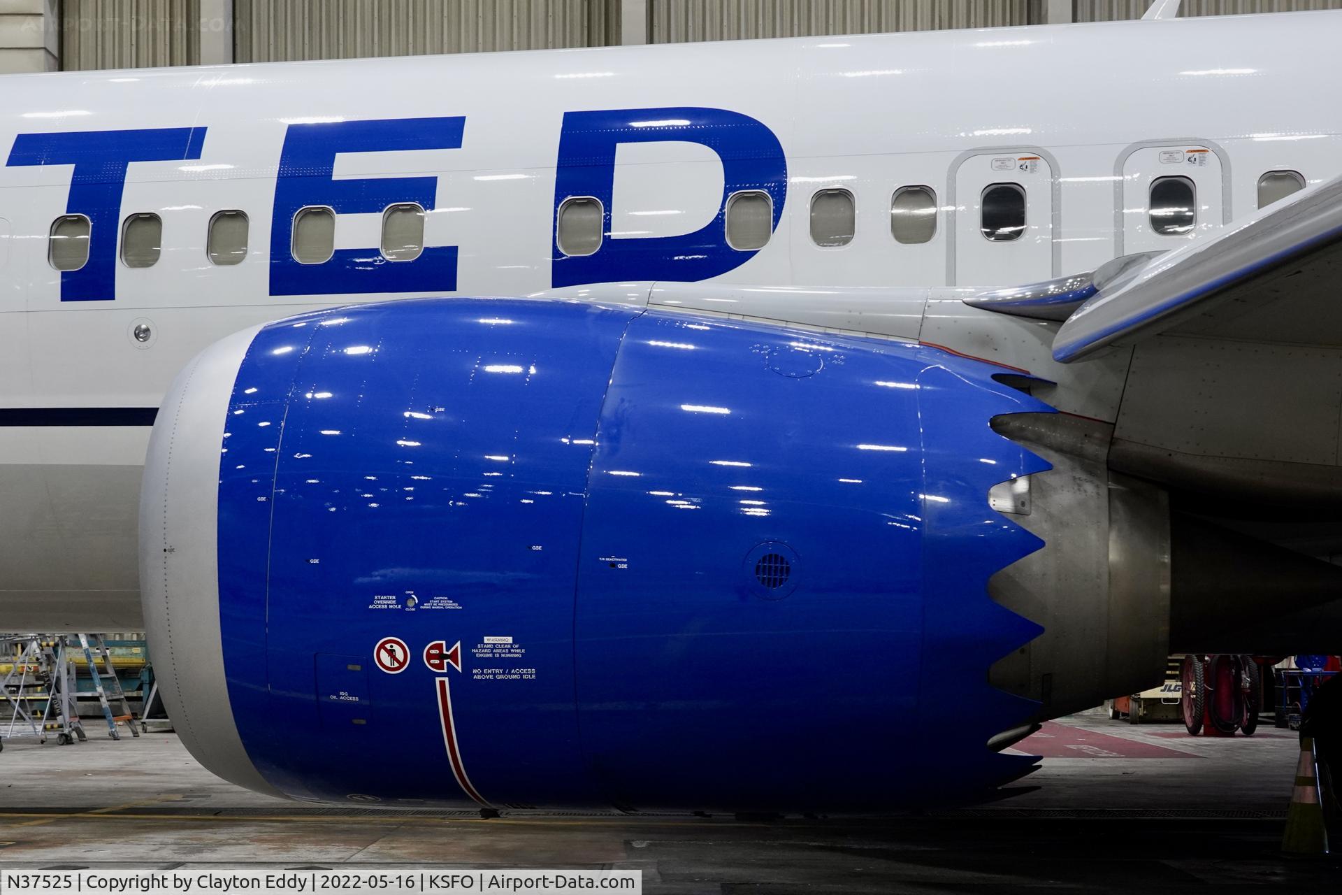 N37525, 2019 Boeing 737-9 MAX C/N 64500, CFMI LEAP-1B engine SFO 2022.