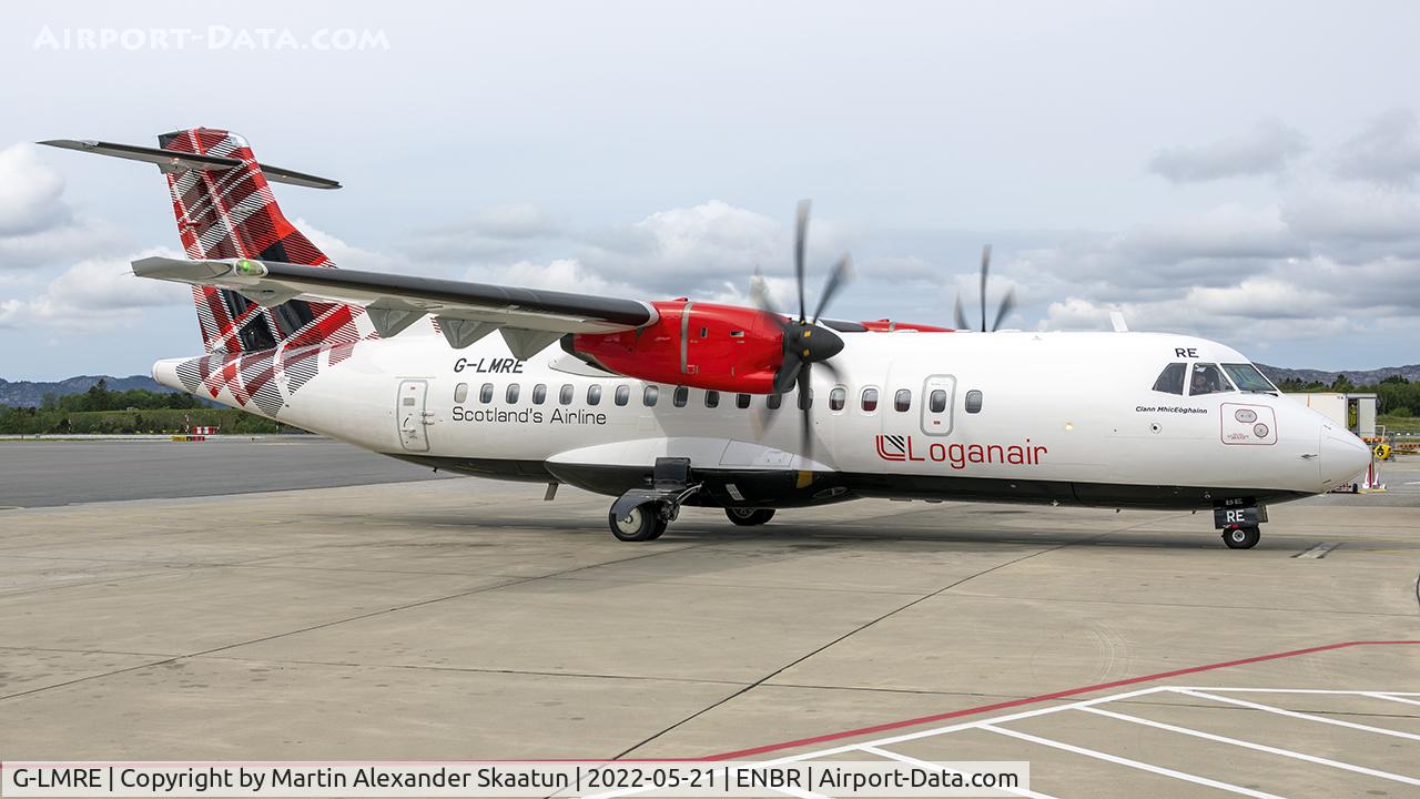 G-LMRE, 2000 ATR 42-500 C/N 606, Taxying to gate 23.
