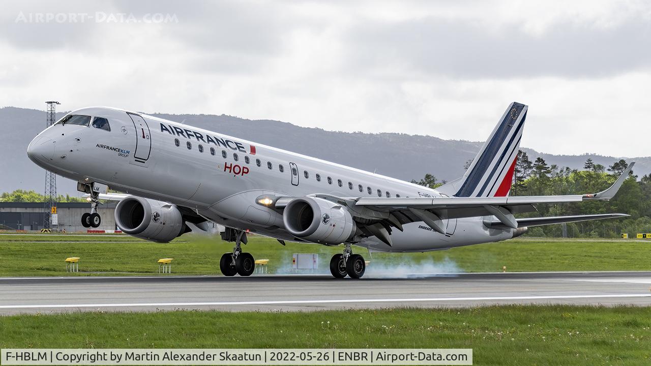 F-HBLM, 2019 Embraer 190STD (ERJ-190-100) C/N 190-00768, Landing rwy. 35.