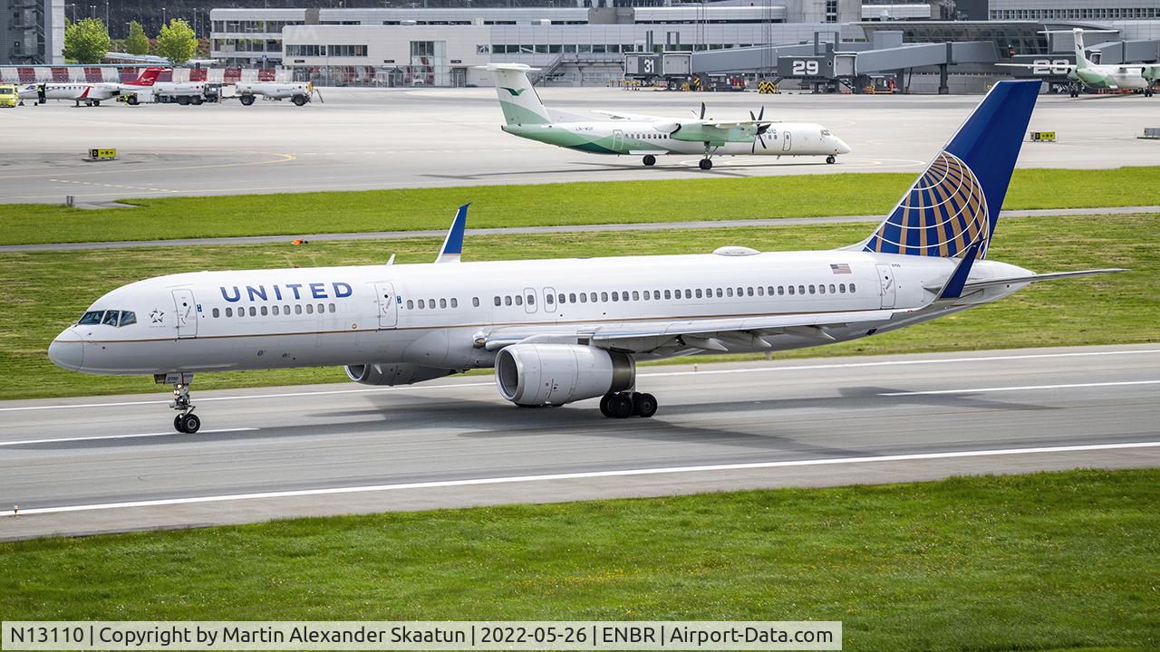 N13110, 1994 Boeing 757-224 C/N 27300, Takeoff rwy. 35.