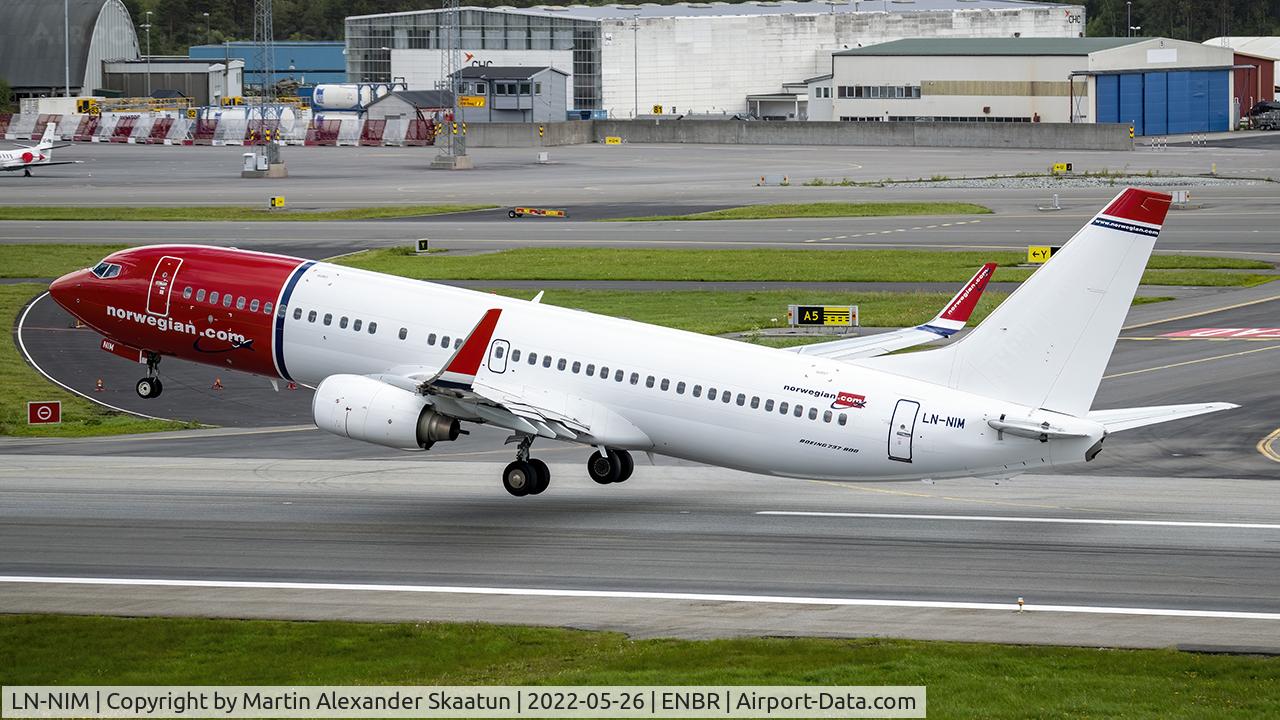 LN-NIM, 2010 Boeing 737-8KN C/N 40240, Takeoff rwy. 35.