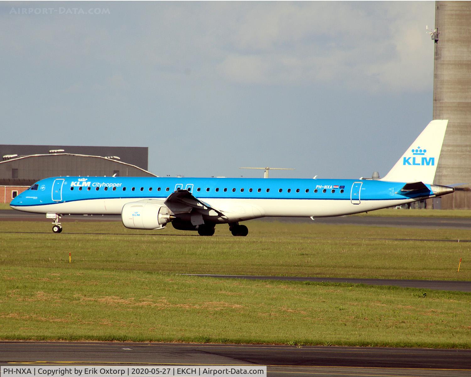 PH-NXA, 2021 Embraer E195-E2 (ERJ-190-400STD) C/N 19020045, PH-NXA landed rw 22L
