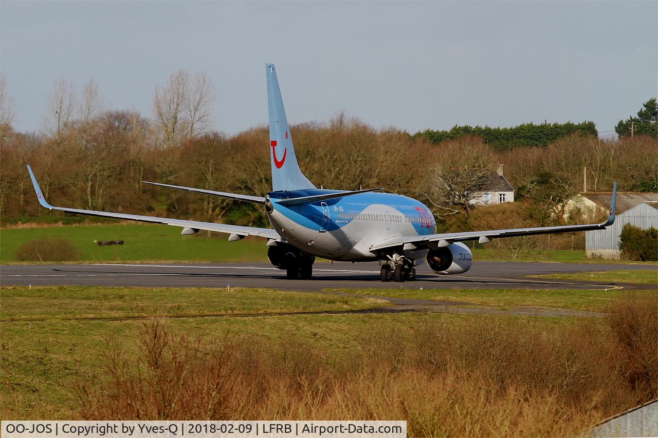 OO-JOS, 2008 Boeing 737-7K5 C/N 35282, Boeing 737-7K5, Lining up rwy 25L, Brest-Bretagne airport (LFRB-BES)