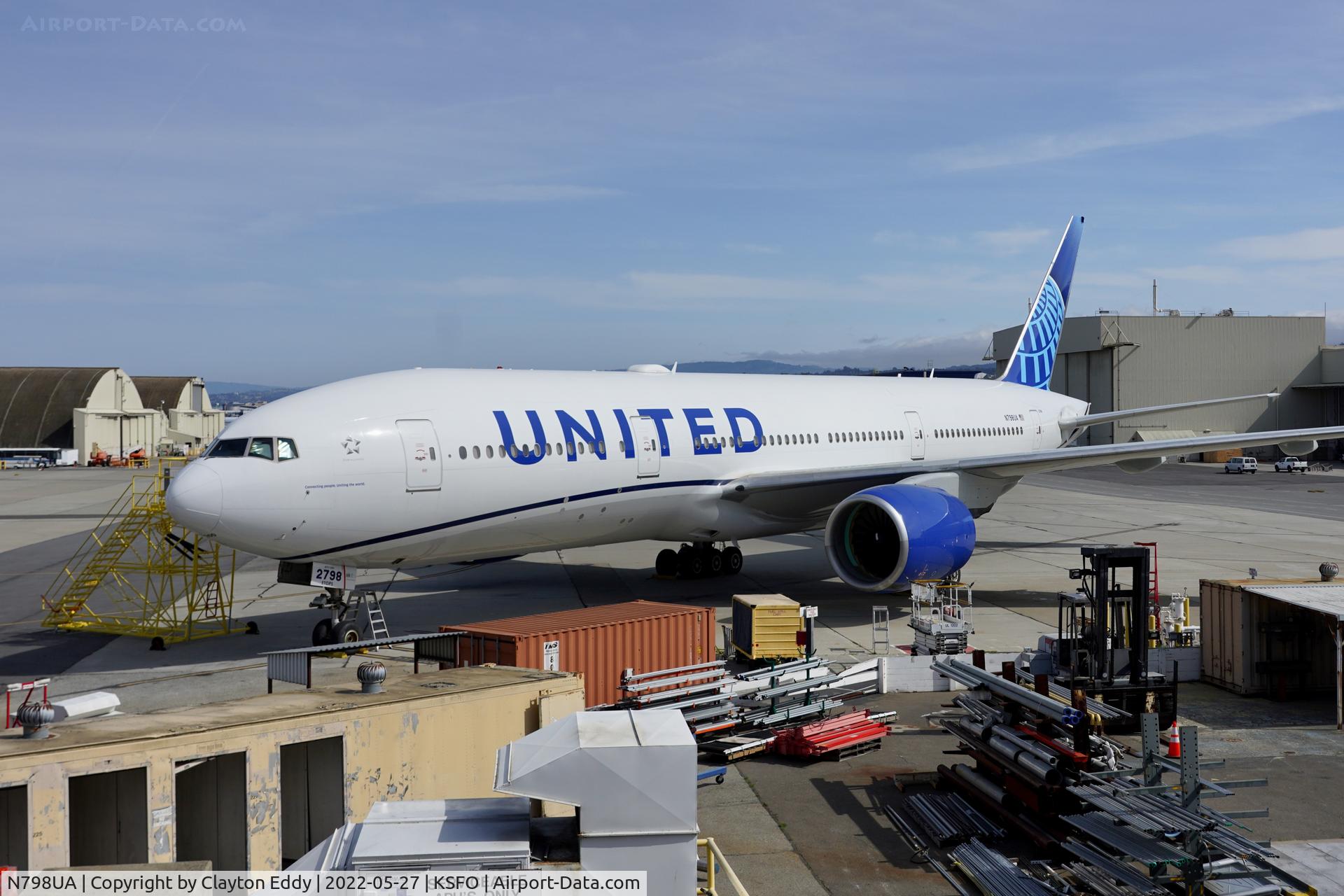 N798UA, 1998 Boeing 777-222ER C/N 26928, SFO 2022.