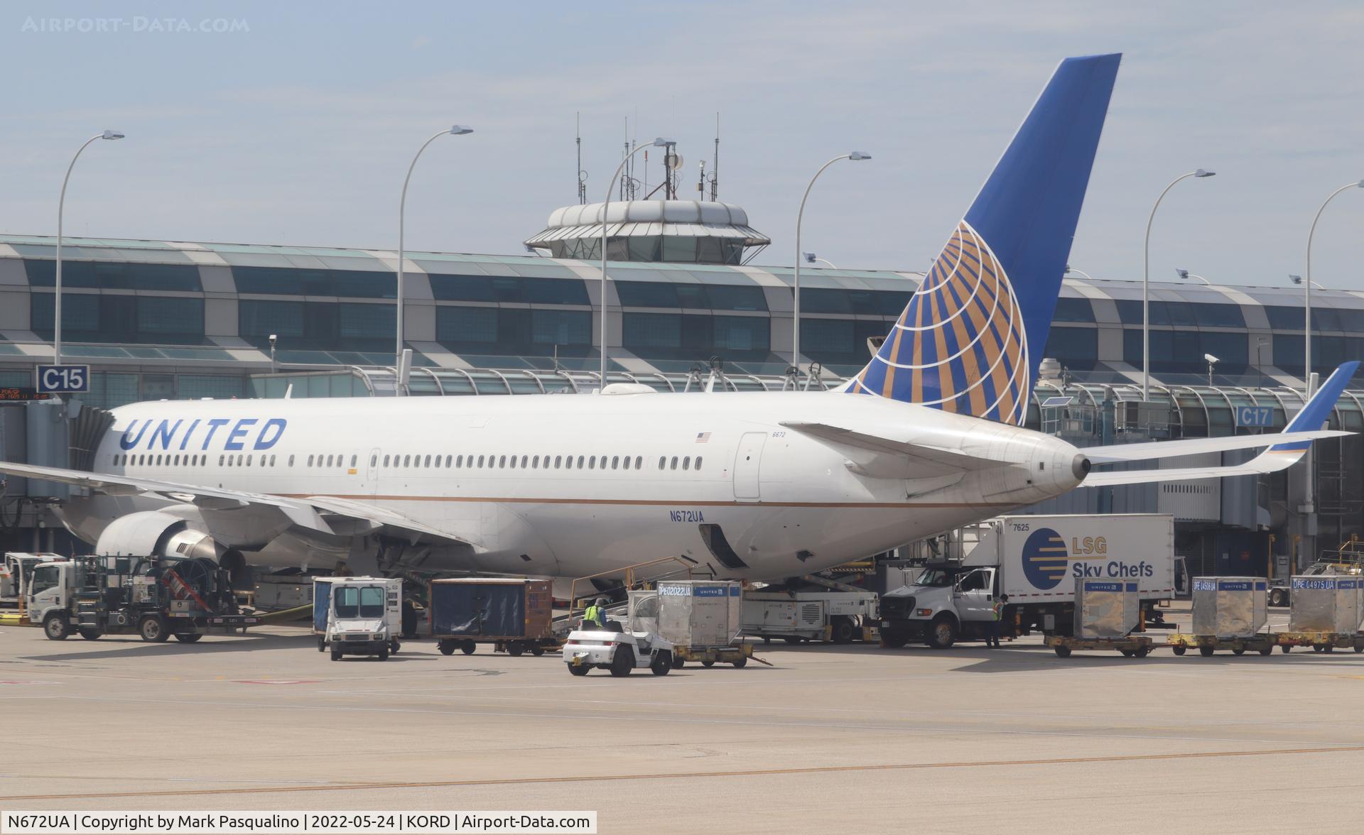 N672UA, 1999 Boeing 767-322 C/N 30027, Boeing 767-322