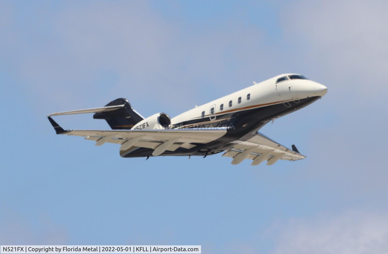 N521FX, 2005 Bombardier Challenger 300 (BD-100-1A10) C/N 20057, FLL 2022