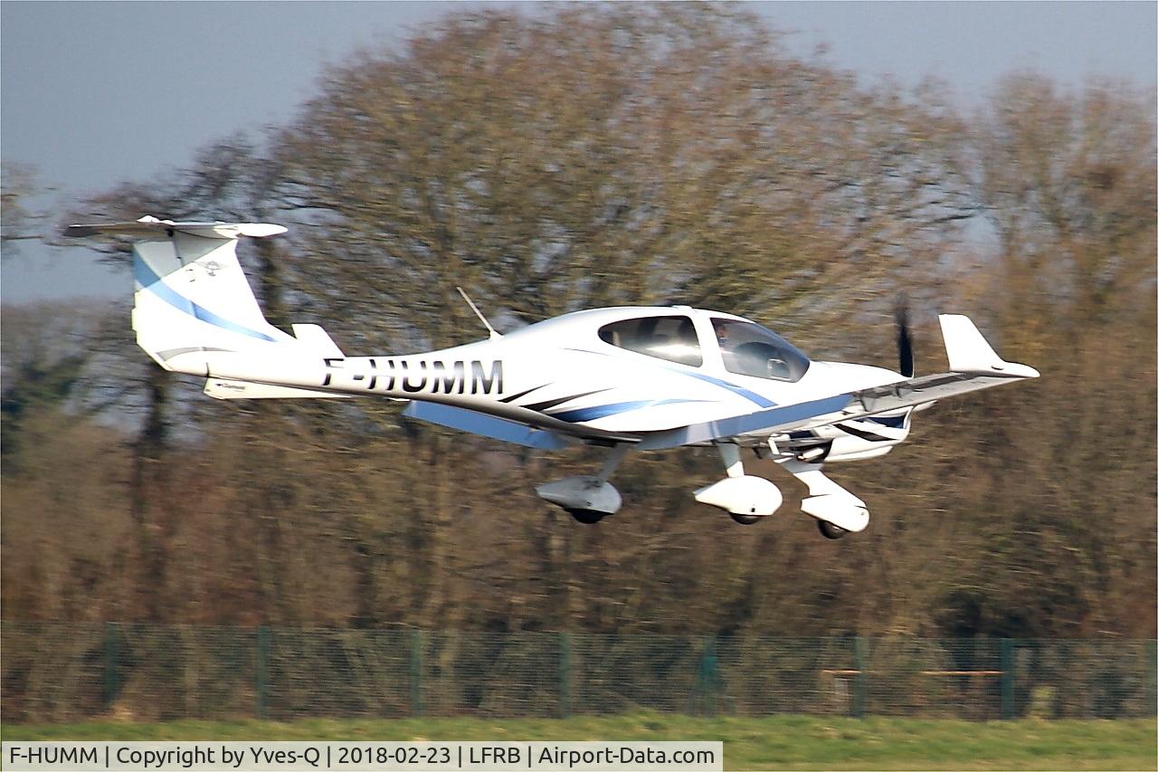 F-HUMM, Diamond DA-40 Diamond Star C/N D4.357, Diamond DA-40 Diamond Star, On final rwy 07R, Brest-Bretagne airport (LFRB-BES)
