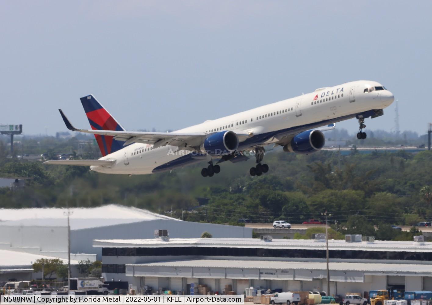 N588NW, 2003 Boeing 757-351 C/N 32988, FLL 2022