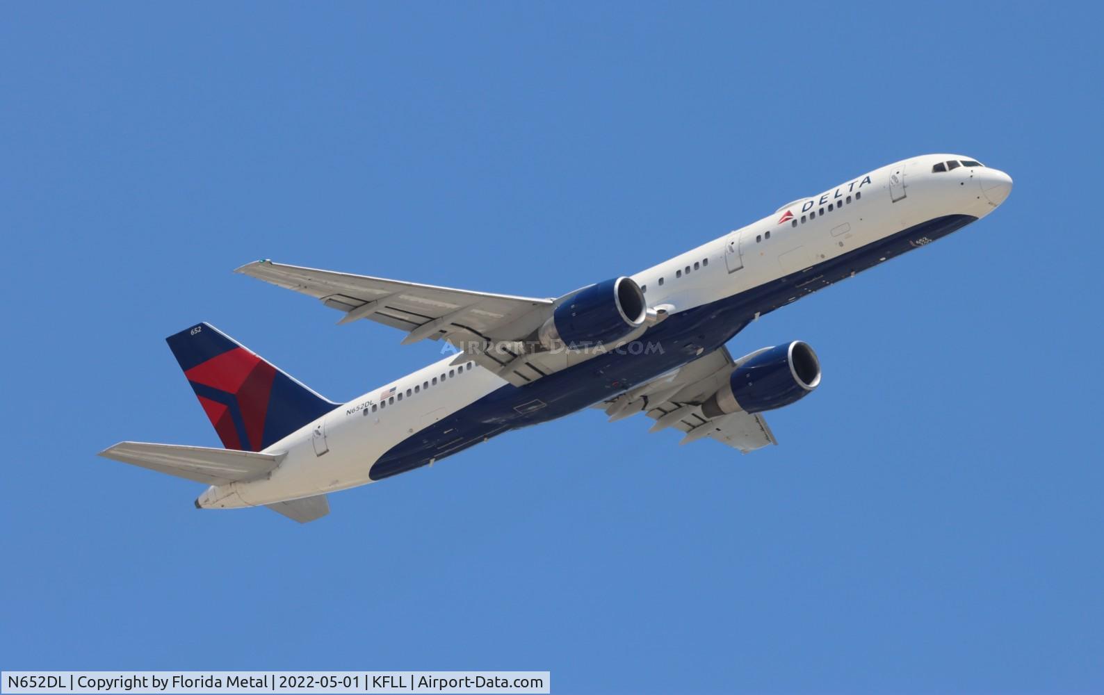N652DL, 1989 Boeing 757-232 C/N 24392, FLL 2022