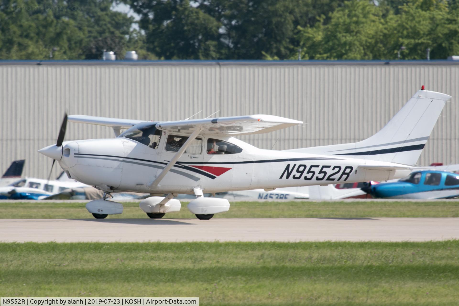 N9552R, 1998 Cessna 182S Skylane C/N 18280167, Arriving at AirVenture 2019