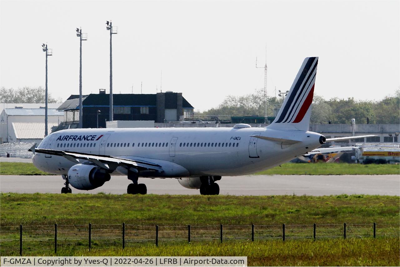 F-GMZA, 1994 Airbus A321-111 C/N 498, Airbus A321-111,Taxiing, Brest-Bretagne airport (LFRB-BES)