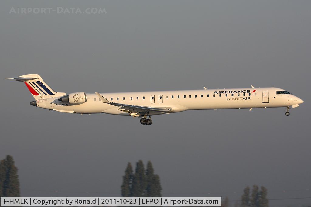 F-HMLK, 2011 Bombardier CRJ-1000EL NG (CL-600-2E25) C/N 19016, at orly
