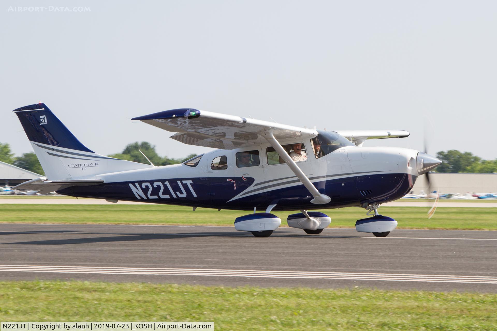 N221JT, 2017 Cessna T206H Turbo Stationair Turbo Stationair C/N T206-09520, Arriving at AirVenture 2019