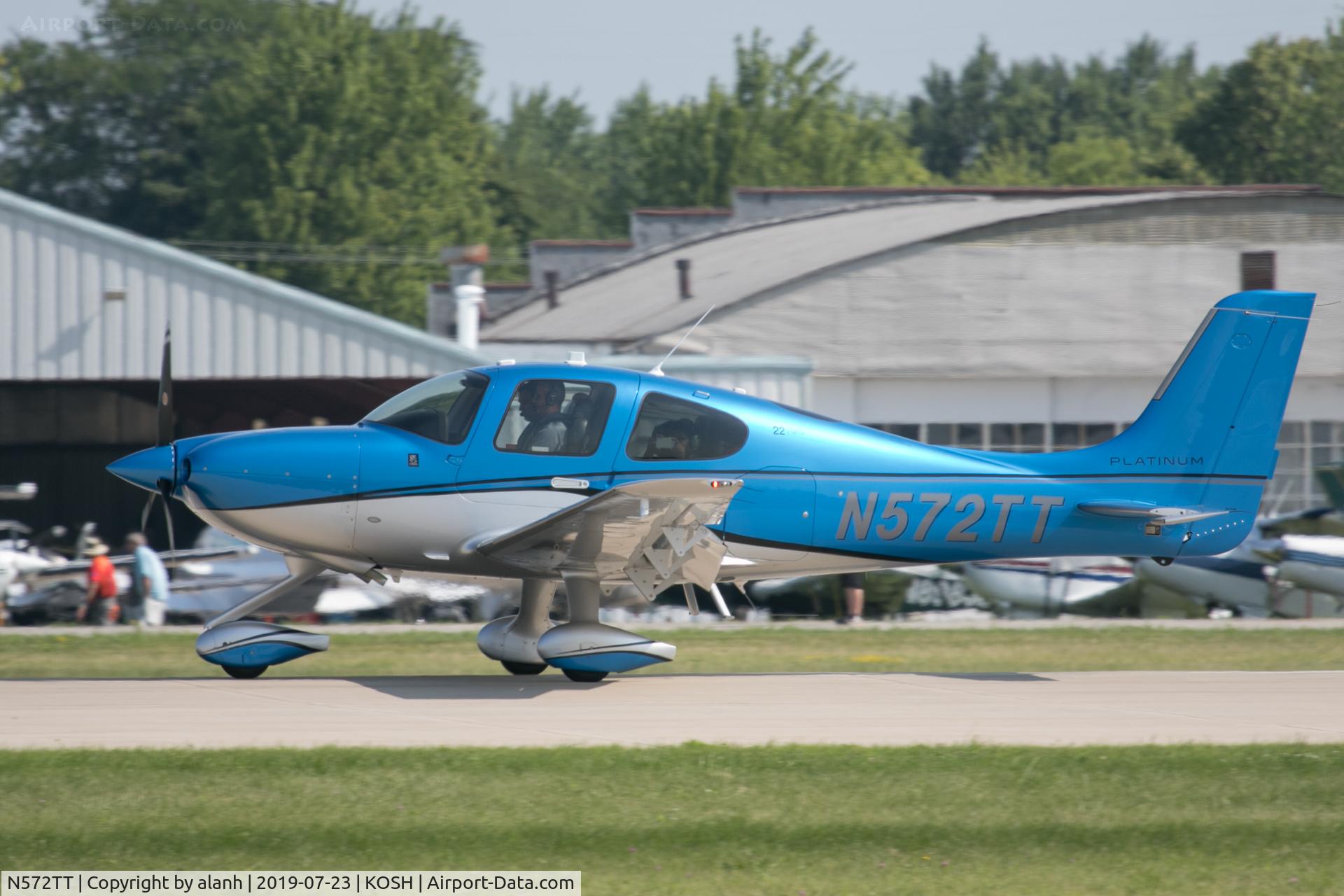 N572TT, 2016 Cirrus SR22 C/N 4344, Arriving at AirVenture 2019