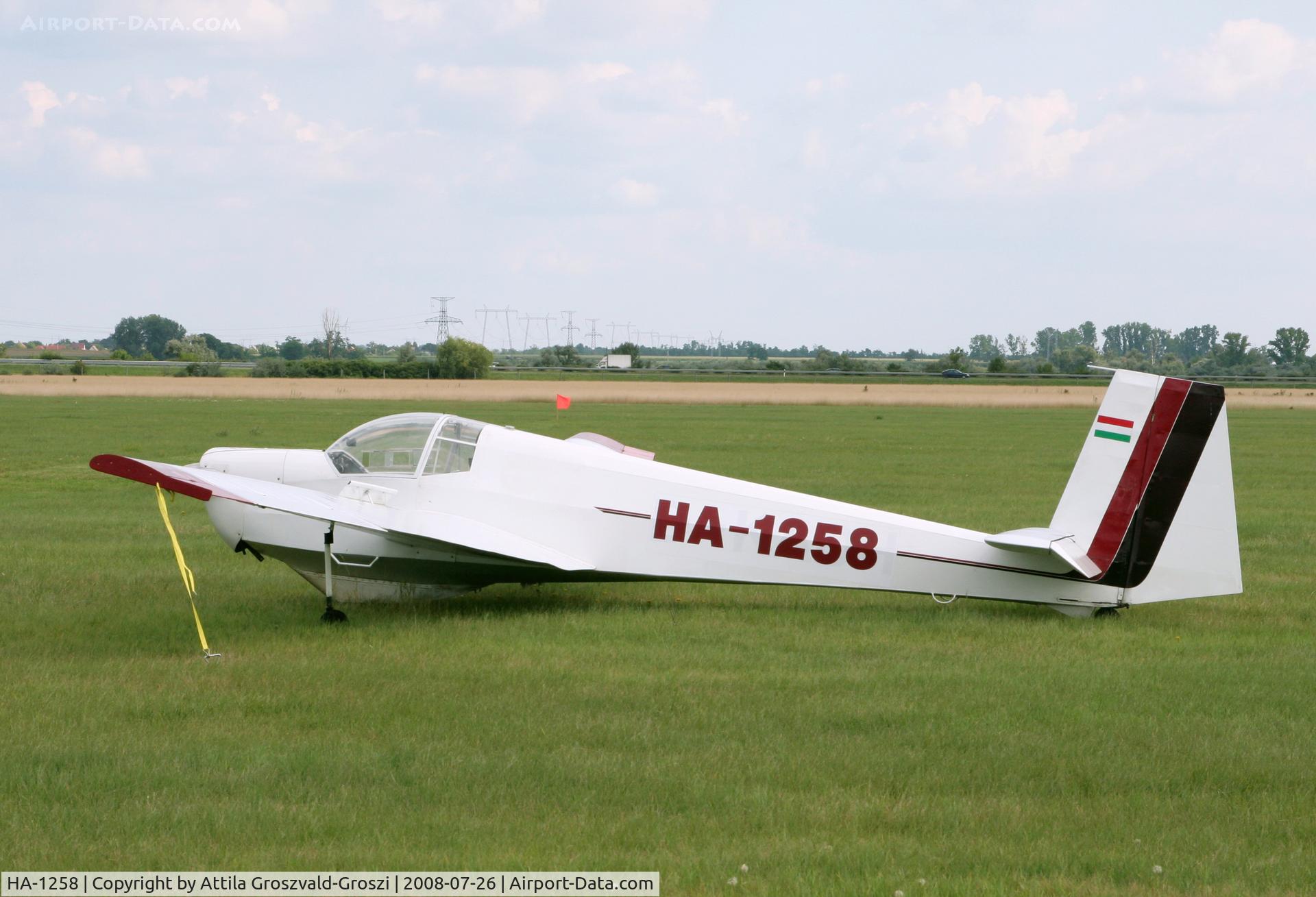 HA-1258, Scheibe SF-25B Falke C/N 46131, Balatonfökajár Airport, Hungary