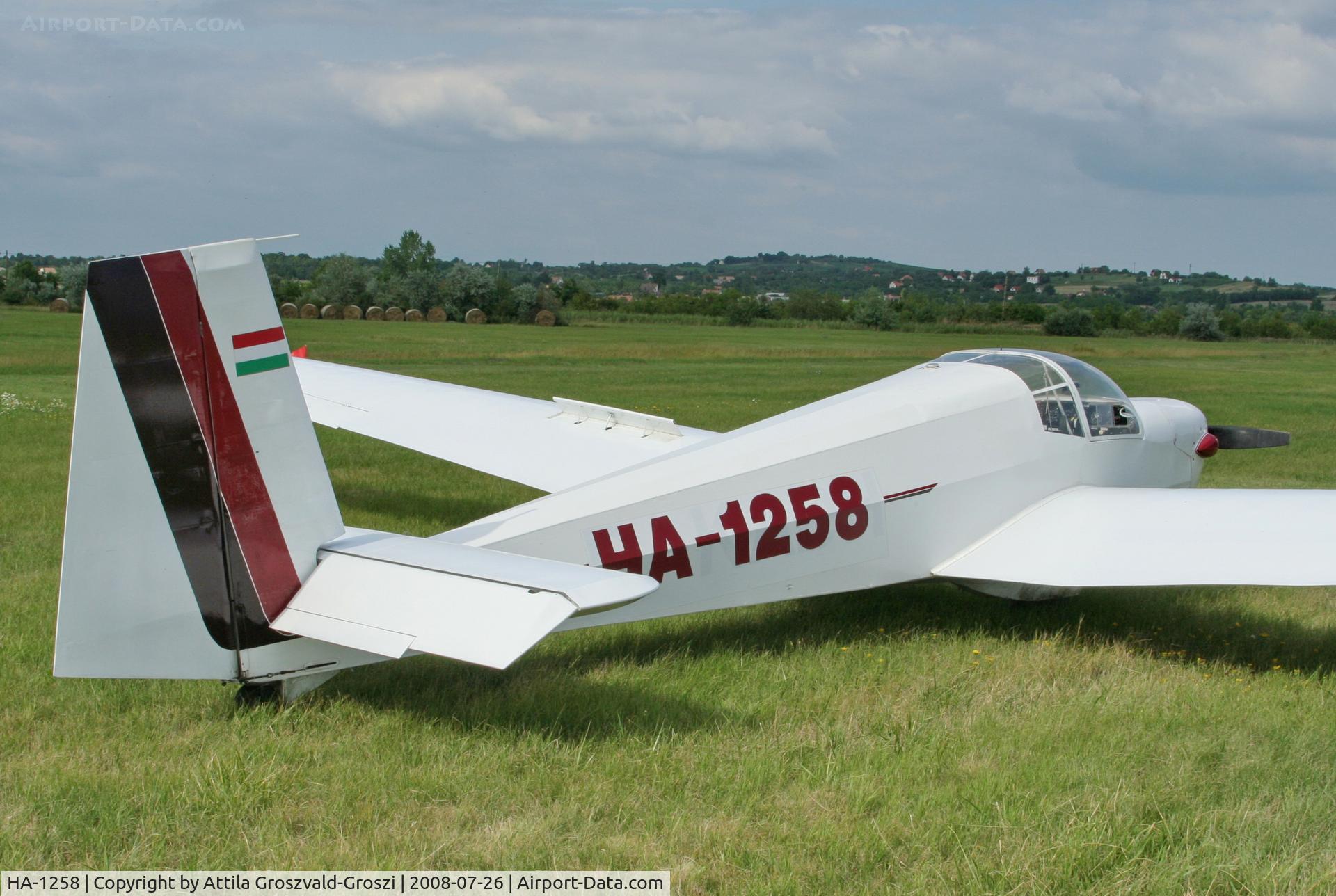 HA-1258, Scheibe SF-25B Falke C/N 46131, Balatonfökajár Airport, Hungary
