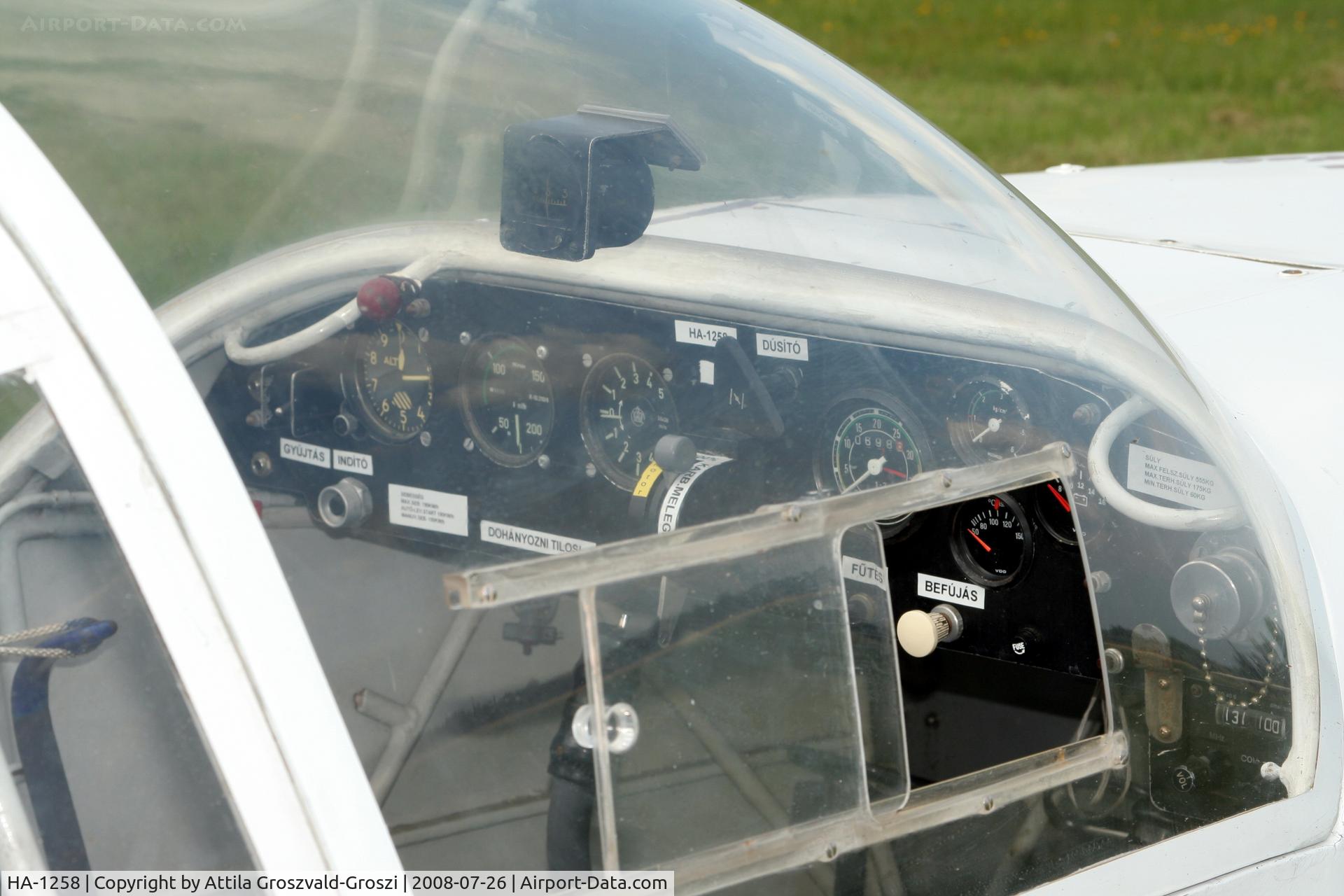 HA-1258, Scheibe SF-25B Falke C/N 46131, Balatonfökajár Airport, Hungary