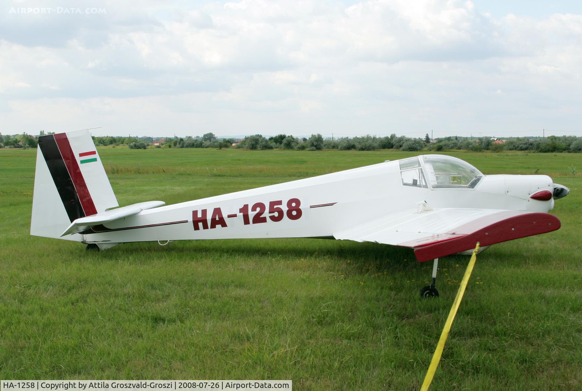 HA-1258, Scheibe SF-25B Falke C/N 46131, Balatonfökajár Airport, Hungary