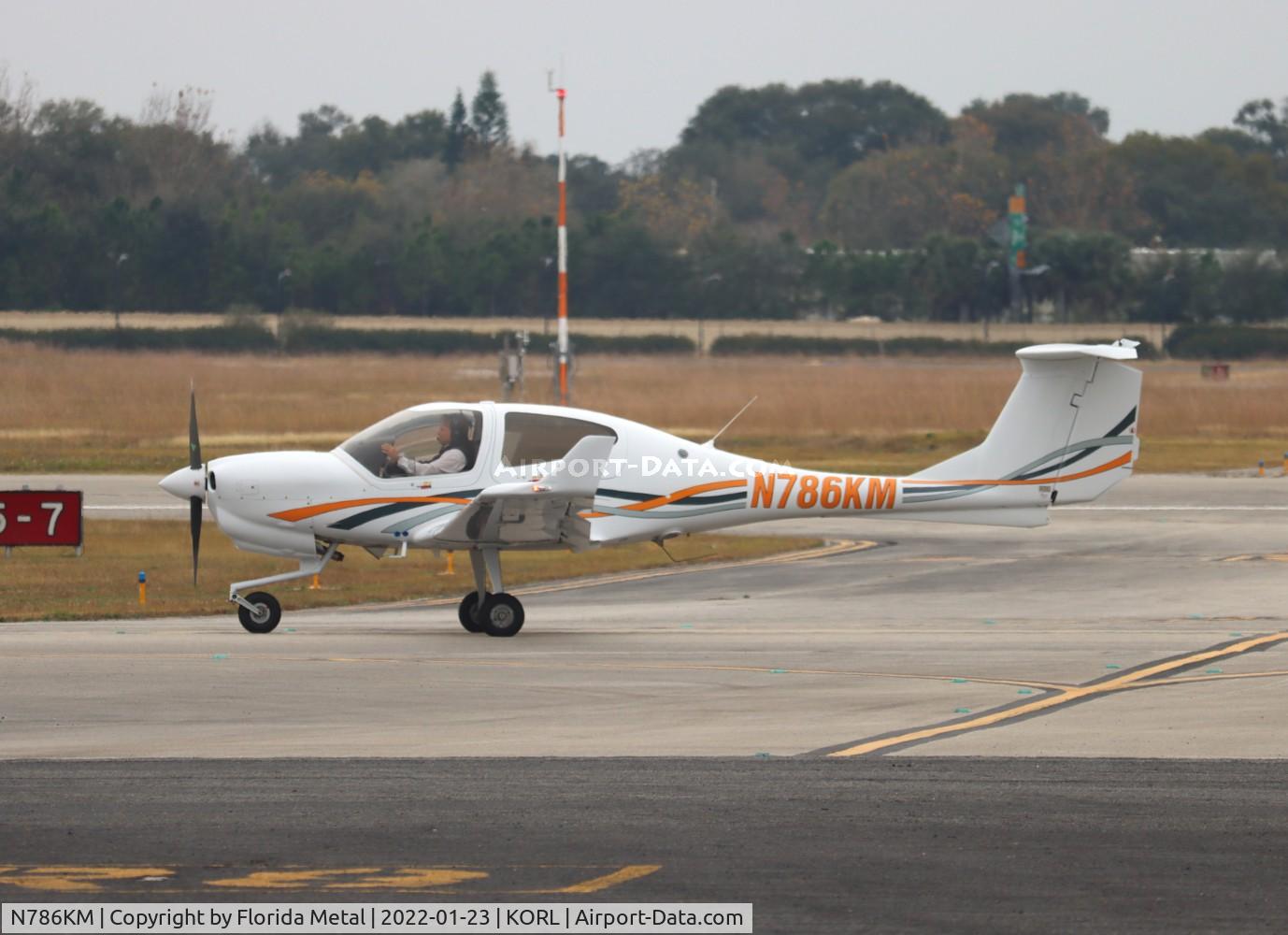 N786KM, 2022 Diamond DA-40 NG Diamond Star C/N 40.NC153, ORL 2022