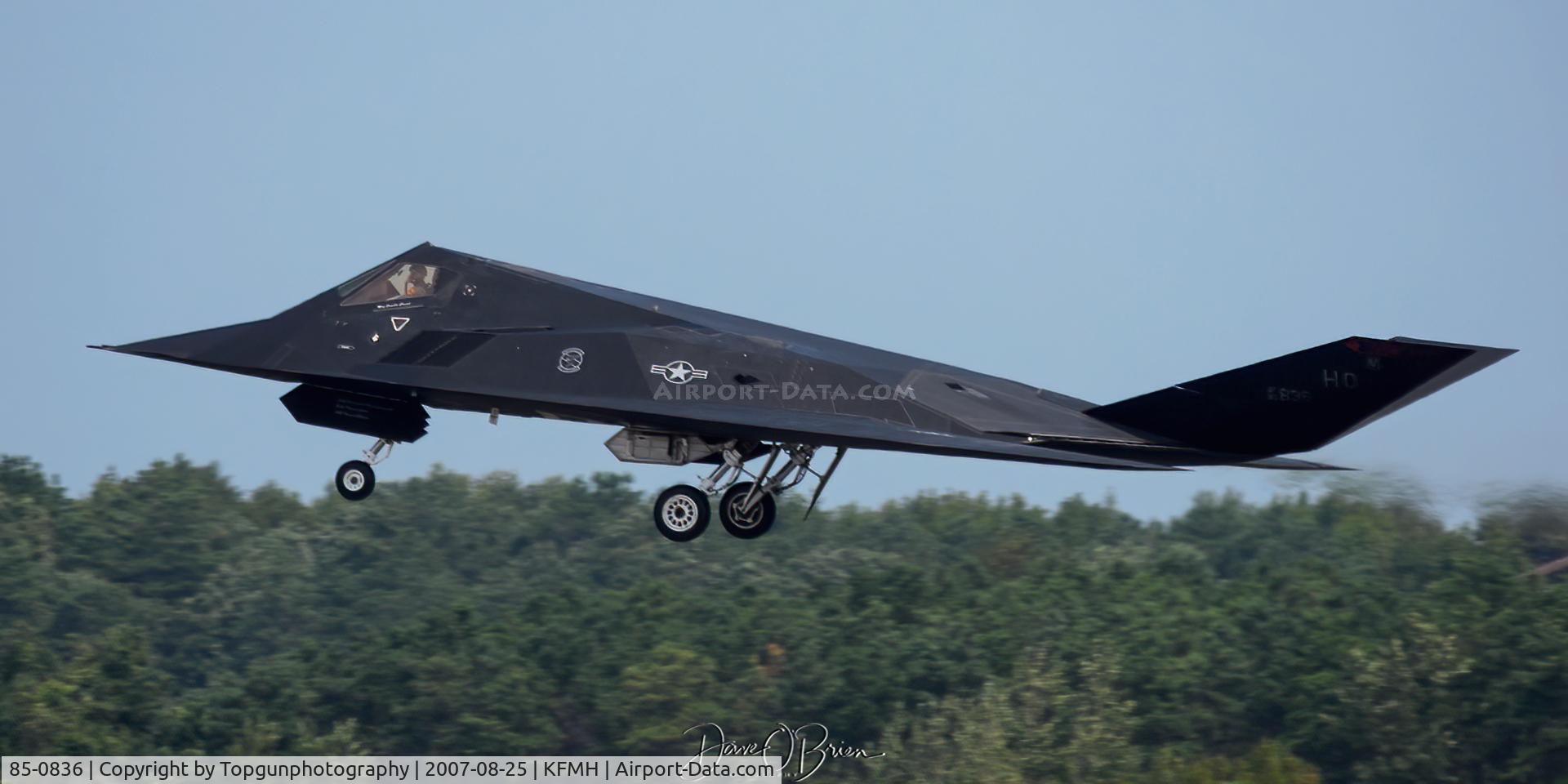 85-0836, 1985 Lockheed F-117A Nighthawk C/N A.4058, F-117 Demo take off