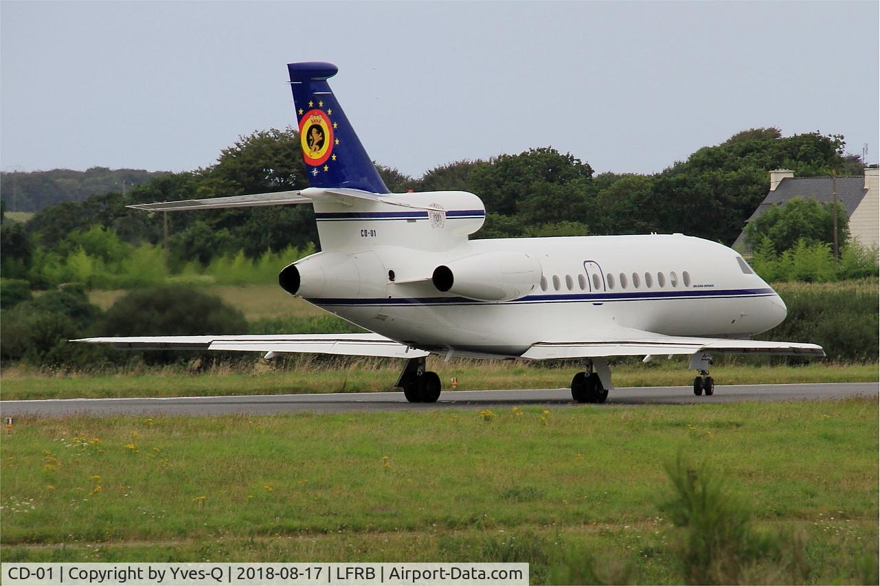 CD-01, 1991 Dassault Falcon 900B C/N 109, Dassault Falcon 900B, Taxiing rwy 25L, Brest-Bretagne airport (LFRB-BES)