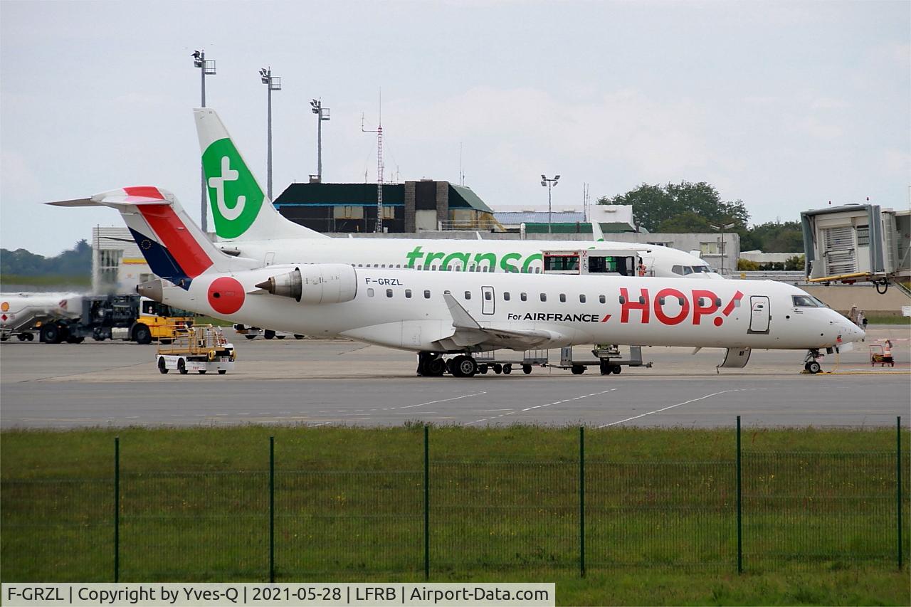 F-GRZL, 2006 Bombardier CRJ-700 (CL-600-2C10) Regional Jet C/N 10245, Bombardier CRJ-700, Boarding area, Brest-Bretagne Airport (LFRB-BES)
