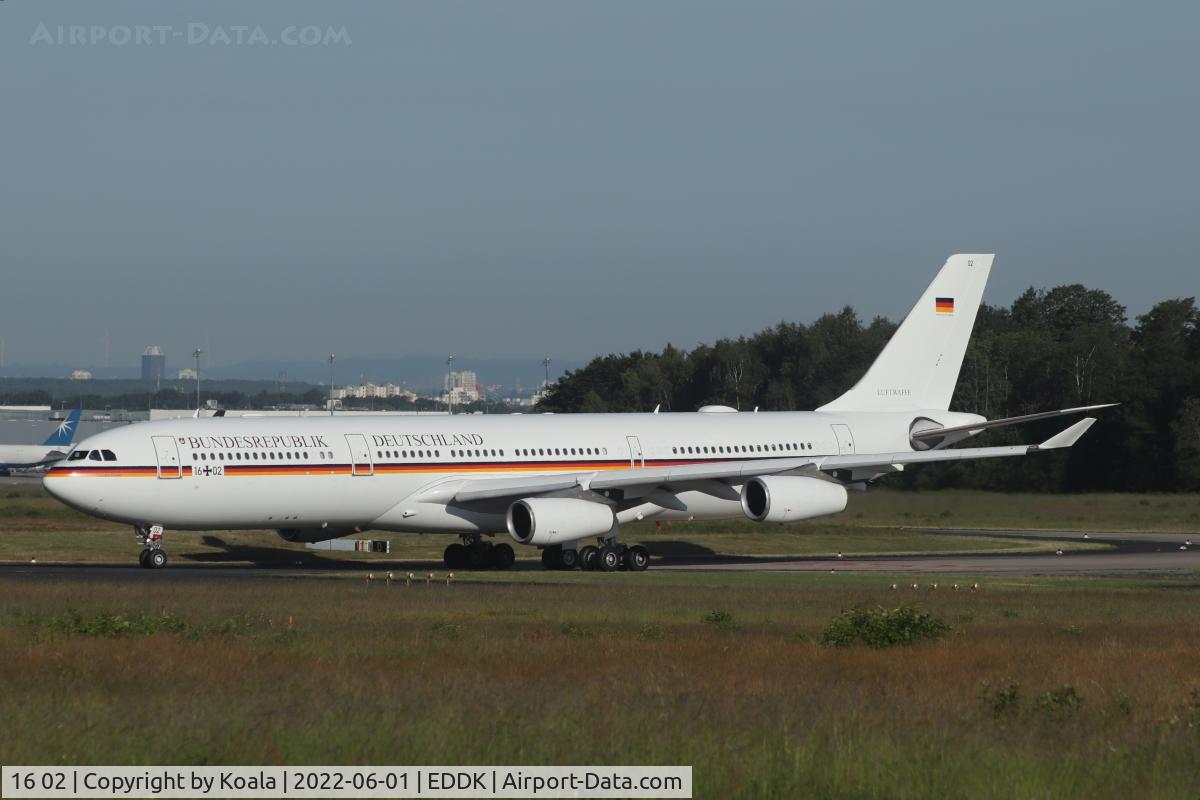 16 02, 2000 Airbus A340-313X C/N 355, Early morning departure, runway 24.