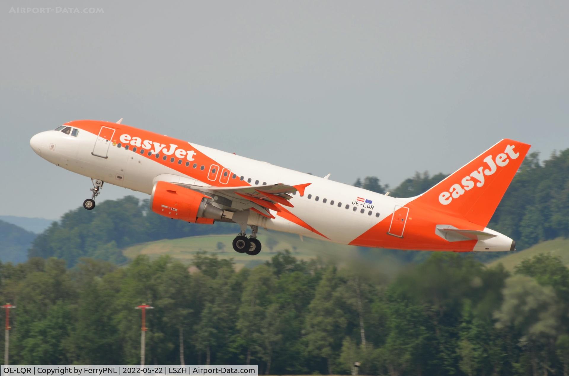 OE-LQR, 2009 Airbus A319-111 C/N 3854, Easyjet A319 lifting-off