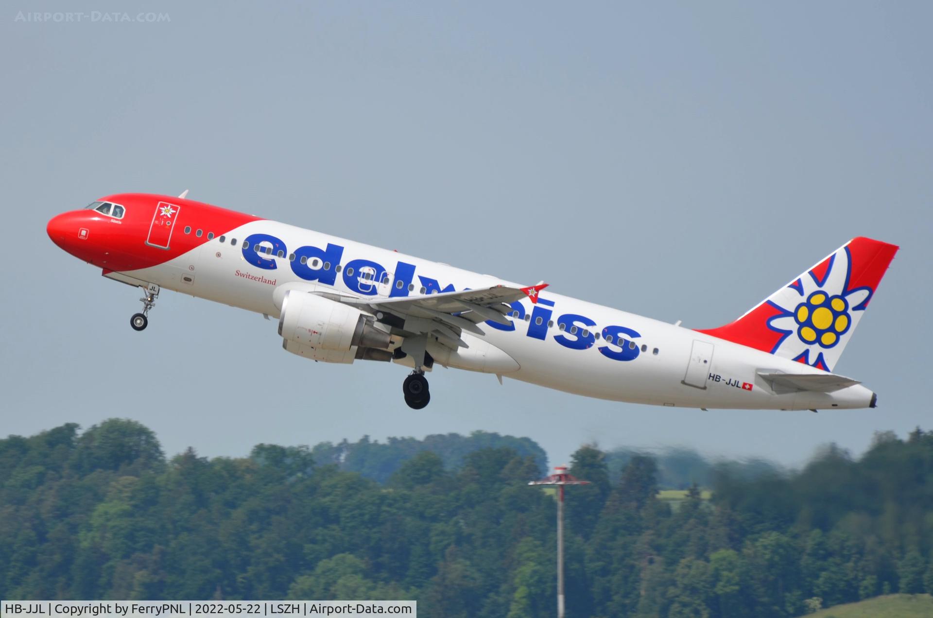 HB-JJL, 2005 Airbus A320-214 C/N 2606, Edelweiss A320 departing