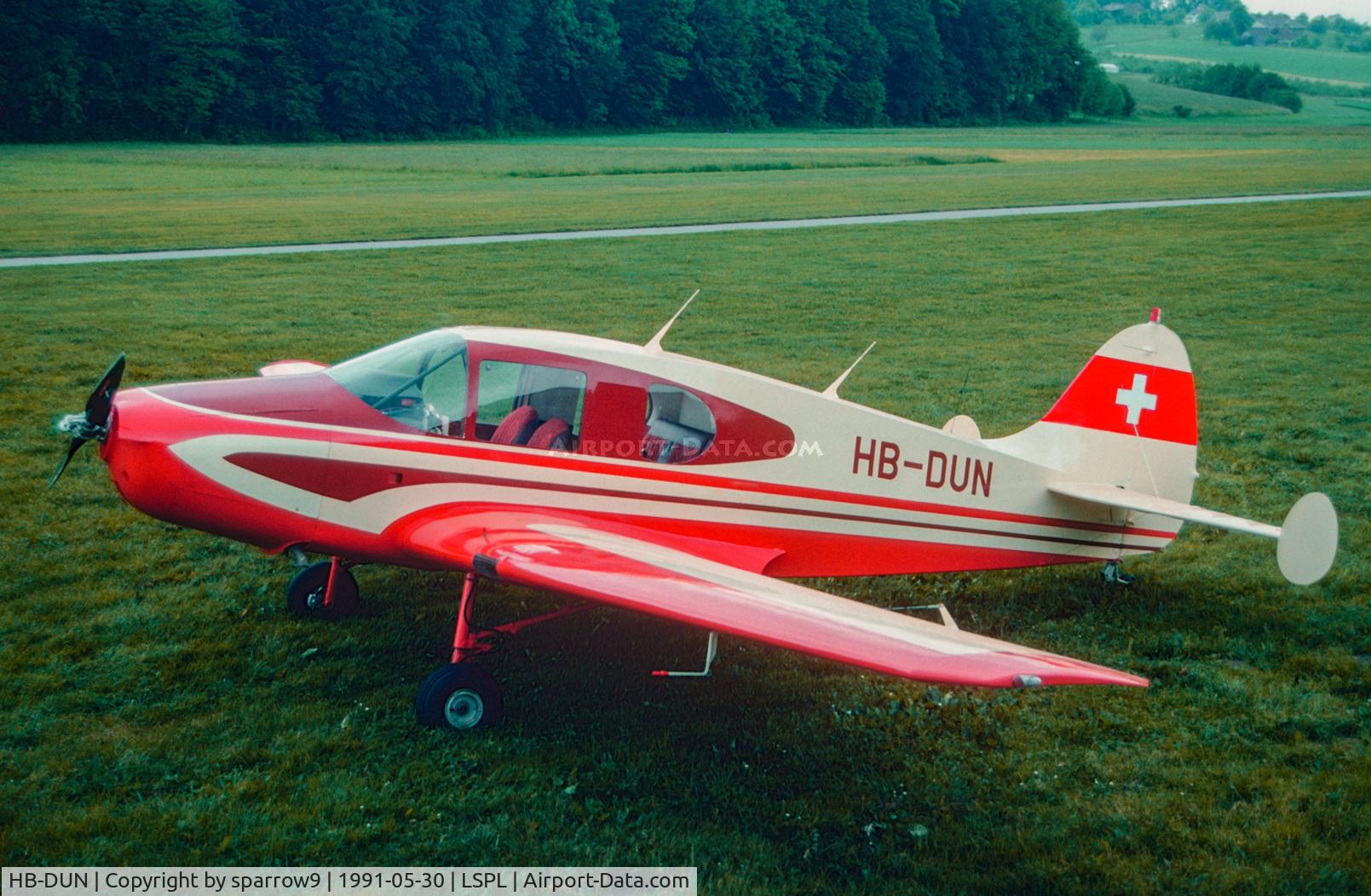 HB-DUN, 1949 Bellanca 14-13-3 Cruisair Senior C/N 1637, Based at Langenthal-Bleienbach since 1977. The then owner flew it to Oskosh via Moscow-Anadyr-Nome, from KOSH to Goose Bay-Kulusuk-Reykjavik - the UK back to LSPL in 80 days.
Scanned from a slide.