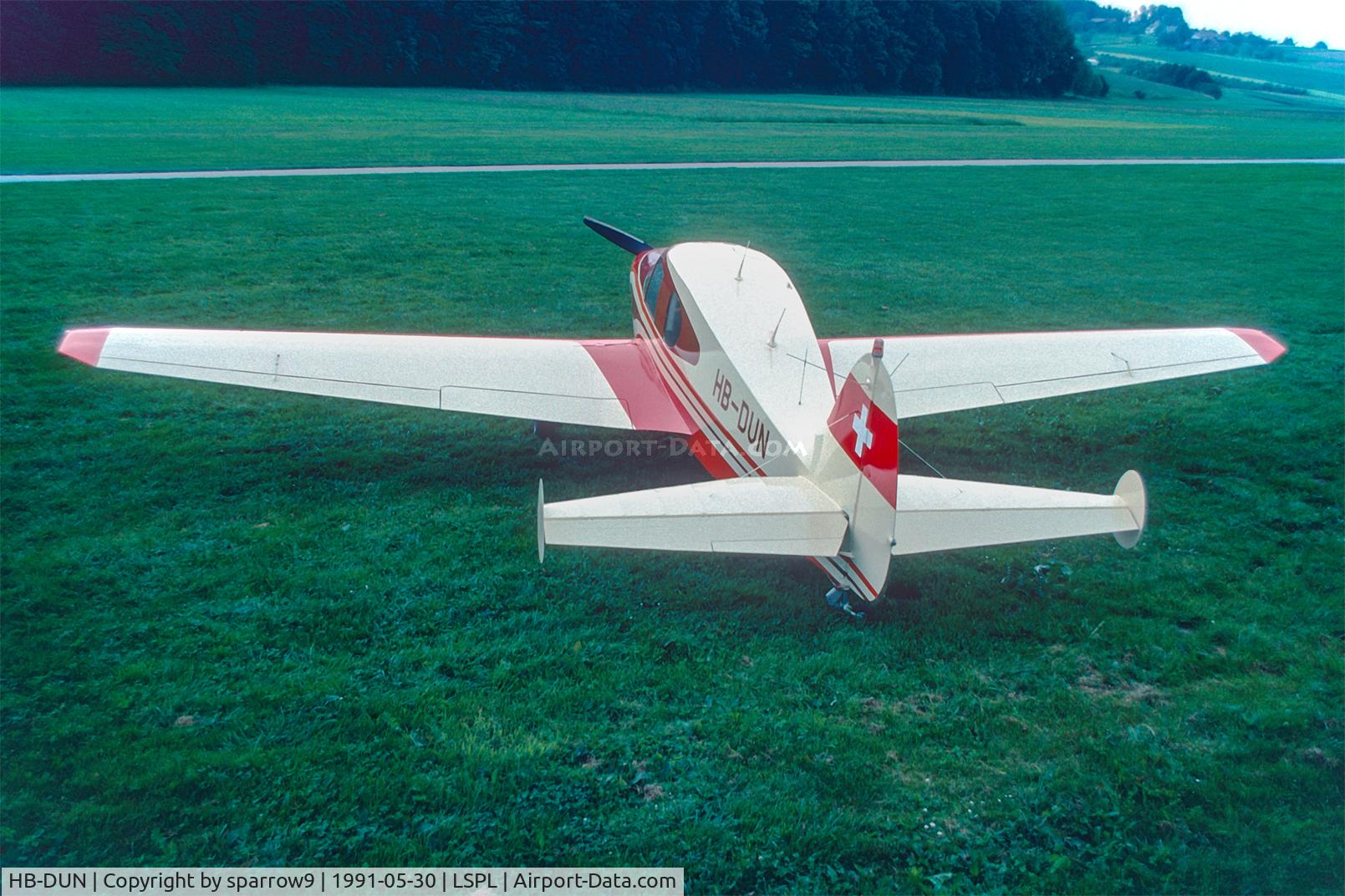 HB-DUN, 1949 Bellanca 14-13-3 Cruisair Senior C/N 1637, Based at Langenthal-Bleienbach since 1977. The then owner flew it to Oskosh via Moscow-Anadyr-Nome, from KOSH to Goose Bay-Kulusuk-Reykjavik - the UK back to LSPL in 80 days.
Scanned from a slide.